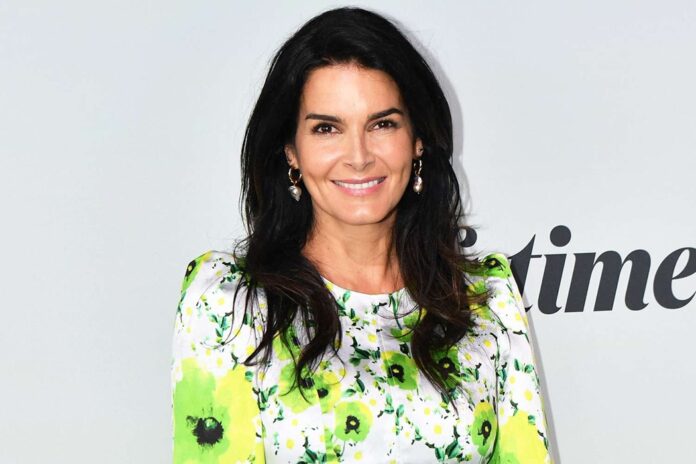 angie harmon age